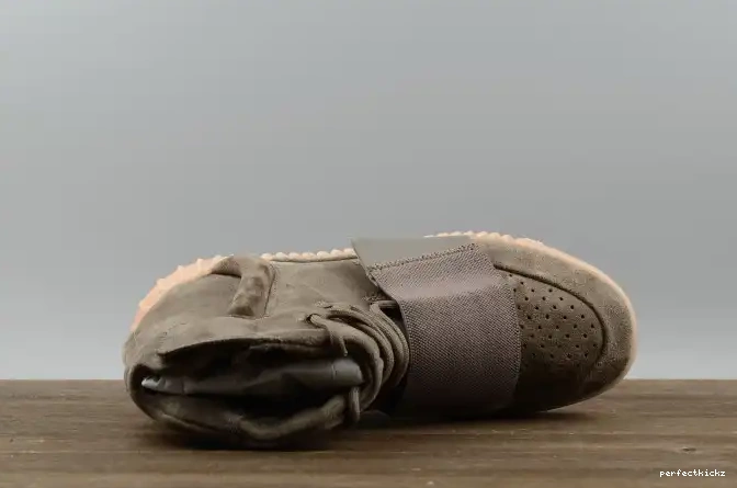 Yeezy Light adidas Brown BY2456 750 Boost 0601